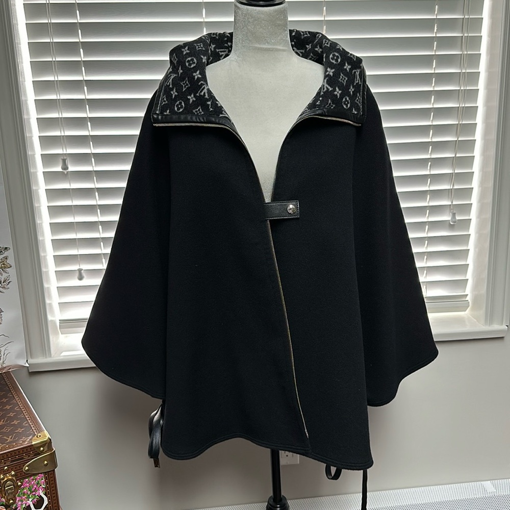Louis Vuitton Hooded Cape Sz 36